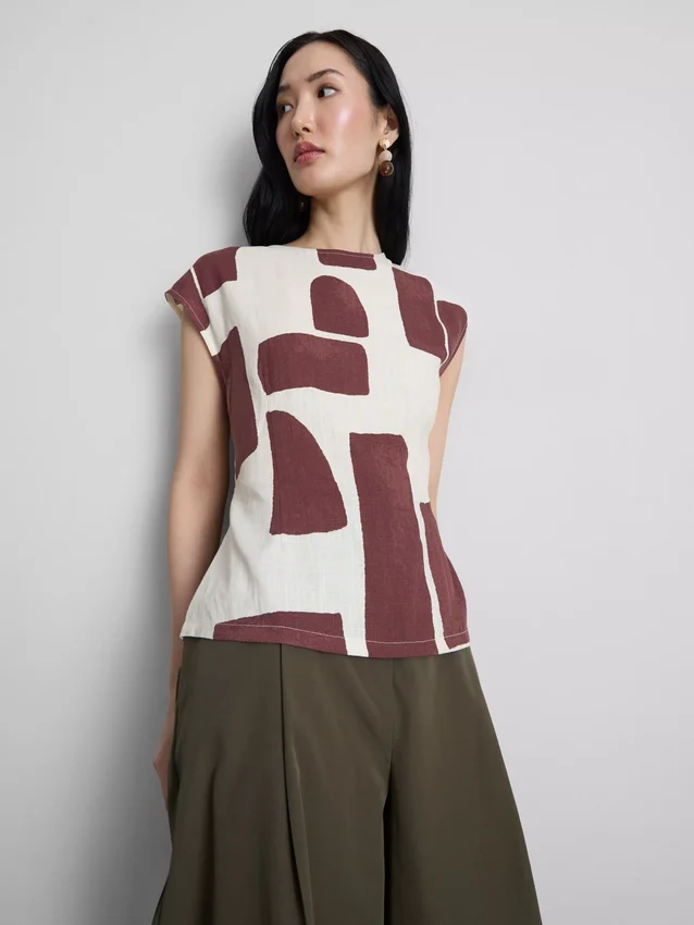 Blusa estampada com mangas curtas