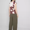 Blusa estampada com mangas curtas