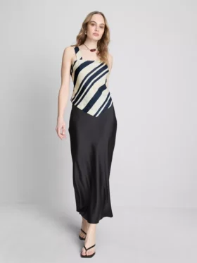 Blusa às riscas com bainha pontiaguda