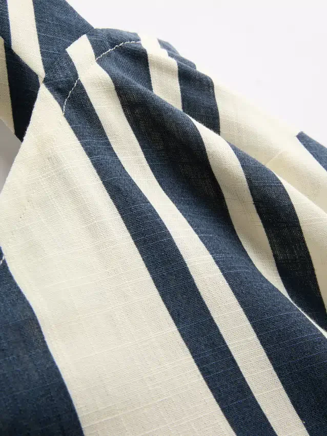 Blusa às riscas com bainha pontiaguda