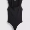Body sem costuras com decote quadrado