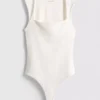 Body sem costuras com decote quadrado