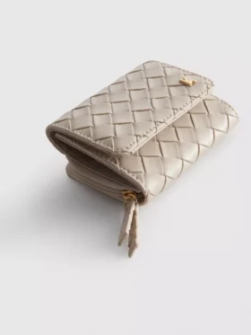 Bolsa acolchoada com inicial