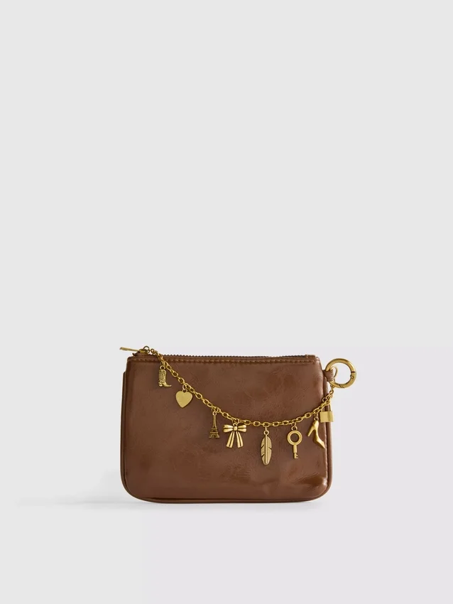 Bolsa com detalhe de pingente