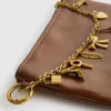 Bolsa com detalhe de pingente