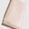 Bolsa com efeito de pele de crocodilo