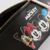 Bolsa de cintura em imitação de couro da Disney com o Mickey e os amigos