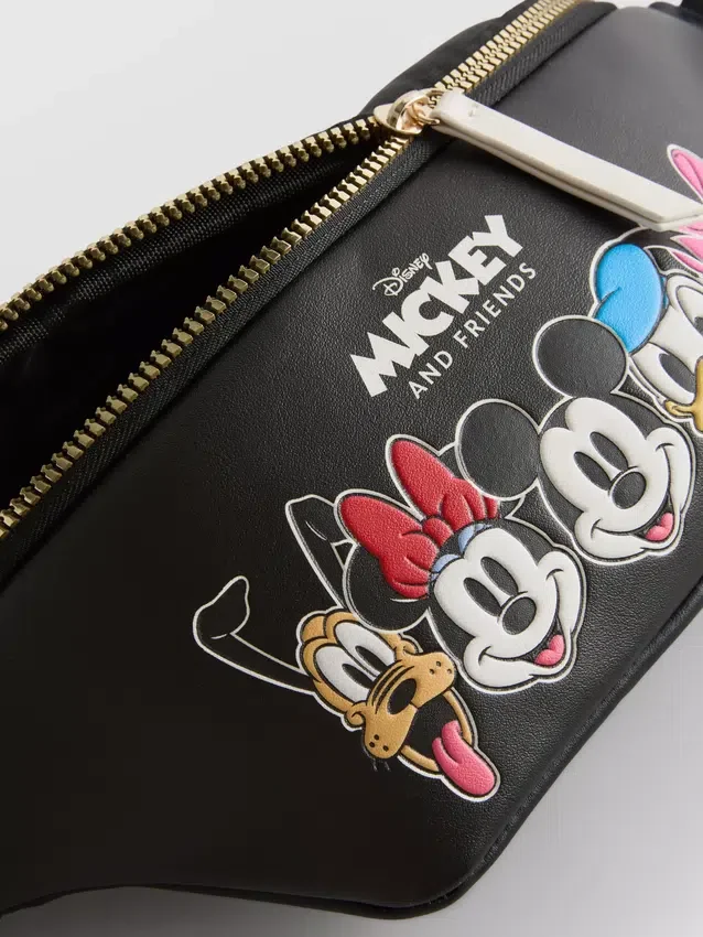Bolsa de cintura em imitação de couro da Disney com o Mickey e os amigos