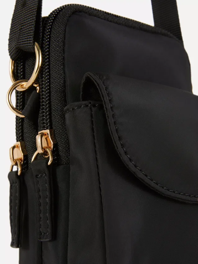 Bolsa de telemóvel a tiracolo