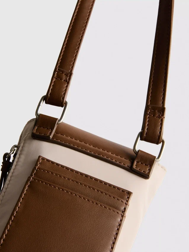 Bolsa para telemóvel em imitação de couro