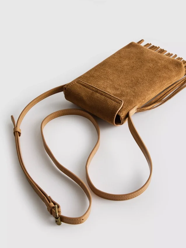 Bolsa porta-telemóvel com franjas