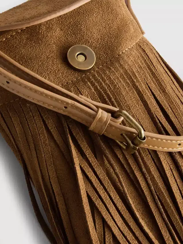 Bolsa porta-telemóvel com franjas