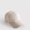 Boné de basebol com blocos de cor