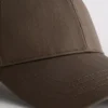 Boné de basebol com blocos de cor