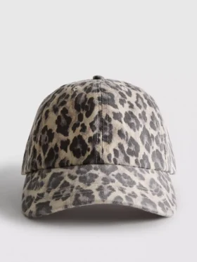 Boné de basebol com padrão de leopardo
