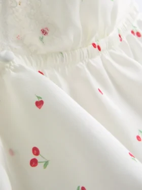 Bralette esvoaçante com acabamento em renda cereja