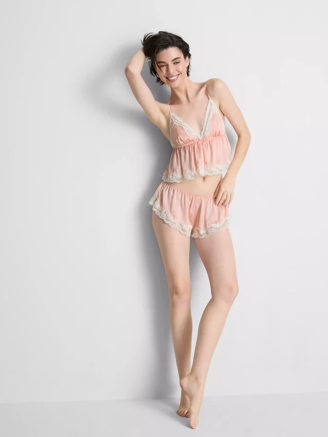Bralette tipo babydoll de cetim e renda nupcial