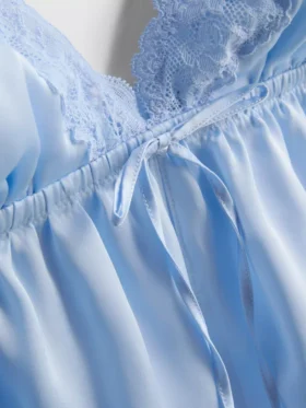 Bralette tipo babydoll de cetim e renda nupcial