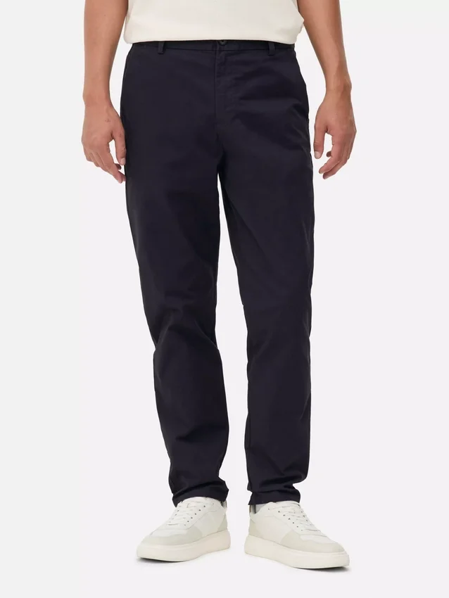 Calças chino de corte justo