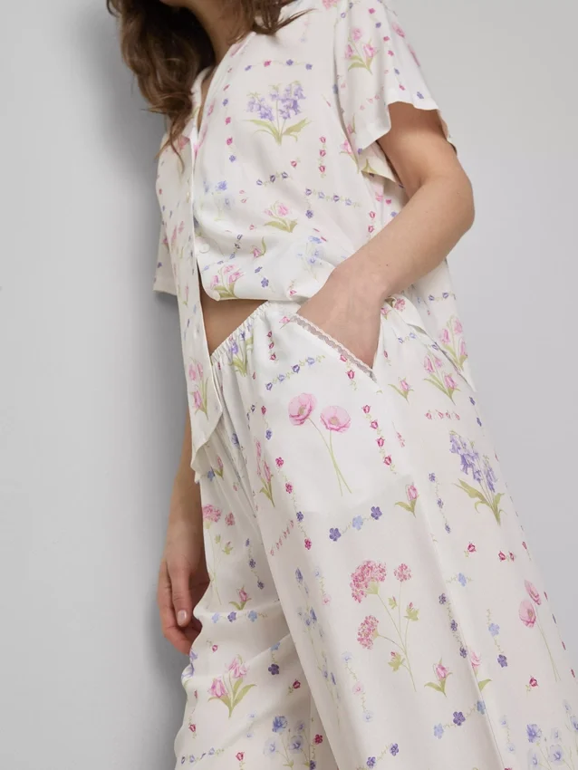 Calças de pijama florais de perna larga