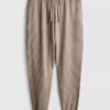 Calças de pijama às riscas texturizadas