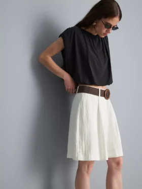 Calções bermuda texturados com cinto