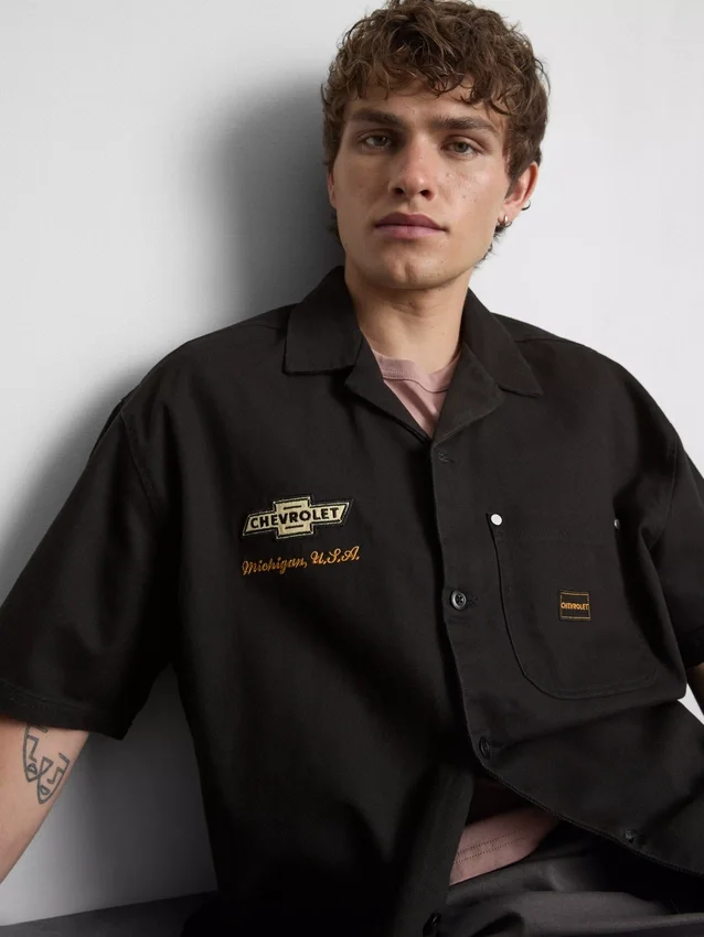 Camisa Chevrolet com gola Revere