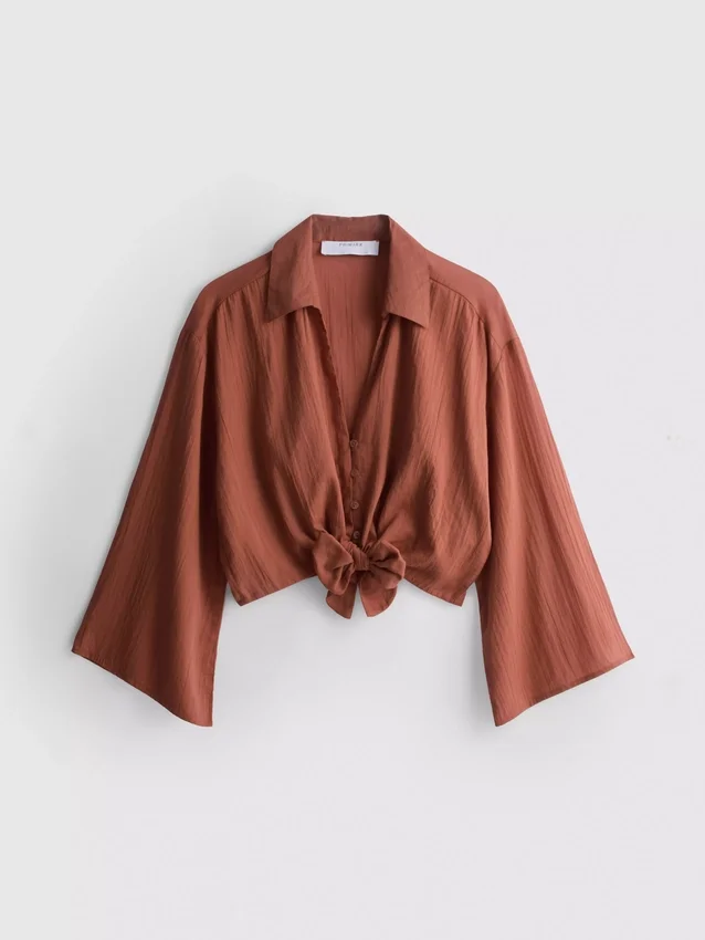 Camisa curta de algodão com laço à frente