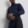 Camisa de botões elástica de corte justo