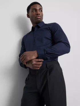 Camisa de botões elástica de corte justo