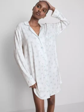 Camisa de dormir larga estilo «boyfriend» com estampado