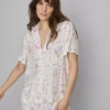 Camisa de pijama de calção de manga curta com padrão floral