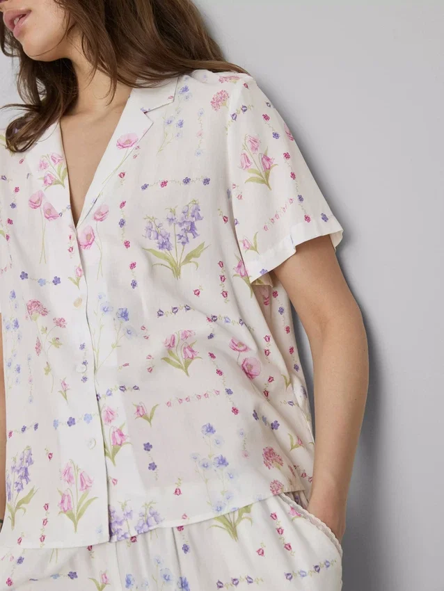 Camisa de pijama de calção de manga curta com padrão floral