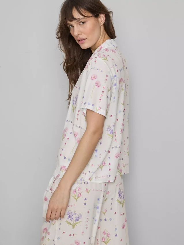 Camisa de pijama de calção de manga curta com padrão floral