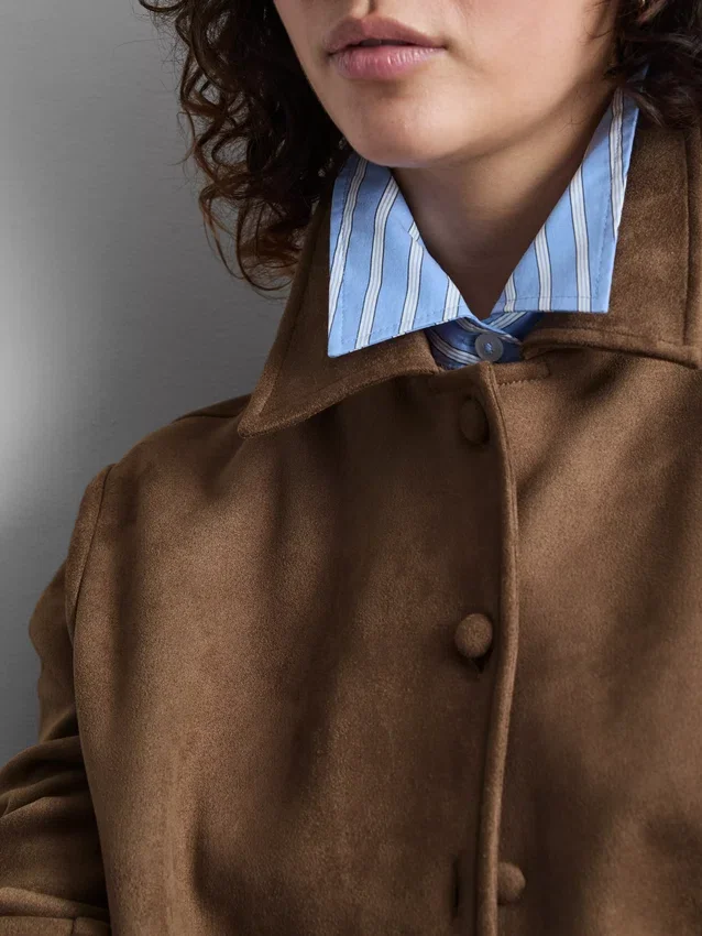 Camisa folgada em imitação de camurça