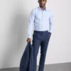 Camisa formal de corte justo