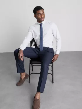 Camisa formal às riscas