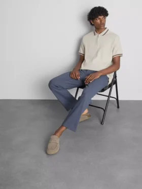 Camisa polo com gola com fecho e textura