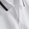 Camisa polo com gola com fecho e textura