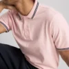 Camisa polo com gola com ponta