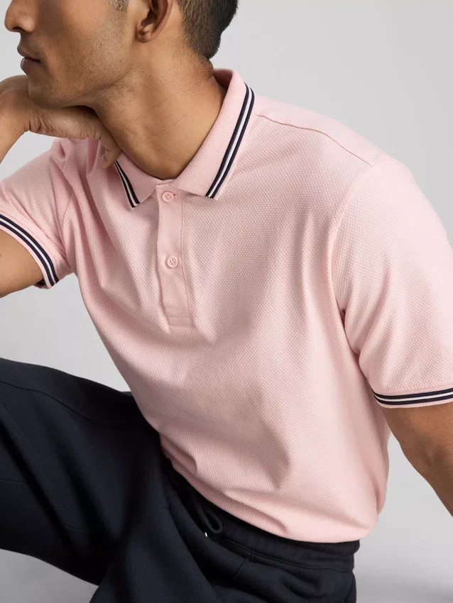 Camisa polo com gola com ponta