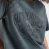 Camisas com acabamento em renda dos Guns N’ Roses