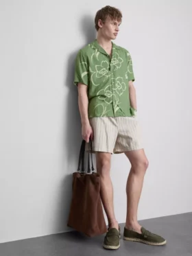 Camisas com colarinho reverso floral