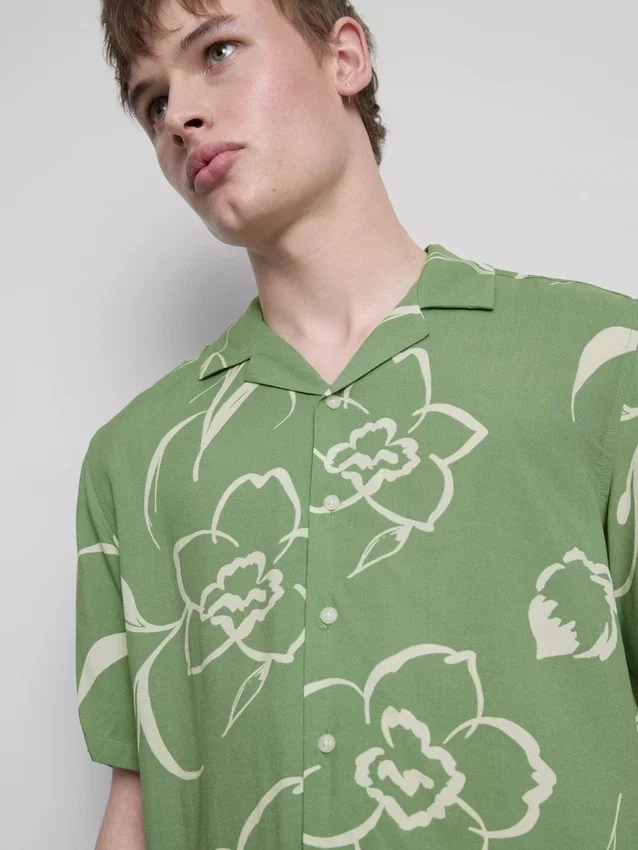 Camisas com colarinho reverso floral