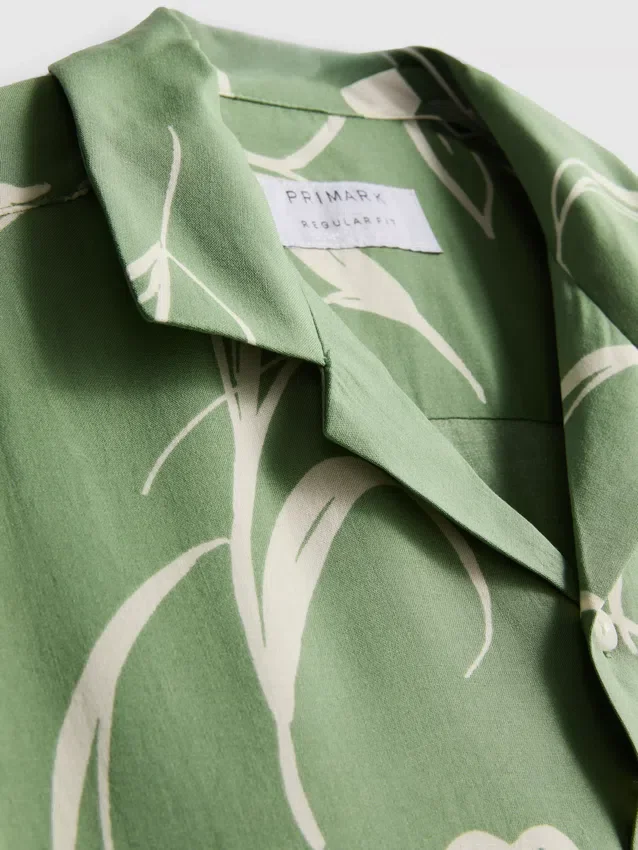 Camisas com colarinho reverso floral