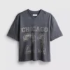 Camisas com decote em V e estampado de Chicago