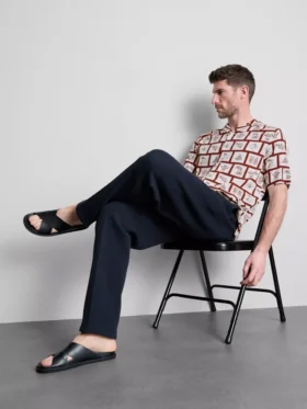 Camisas com estampado de azulejos costeiros