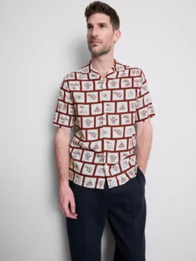 Camisas com estampado de azulejos costeiros