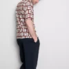 Camisas com estampado de azulejos costeiros