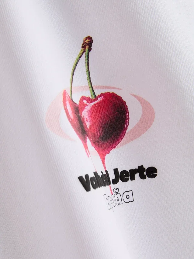 Camisas com estampado de cereja